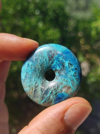 Quantum Quattro Chrysocoll Donut 35mm Edelstein Kette Heilstein Schutzsymbol Mann Frau Glück HIPPIE Boho Tibet Ethno Natur Rarität Geschenk - Art of Nature Berlin