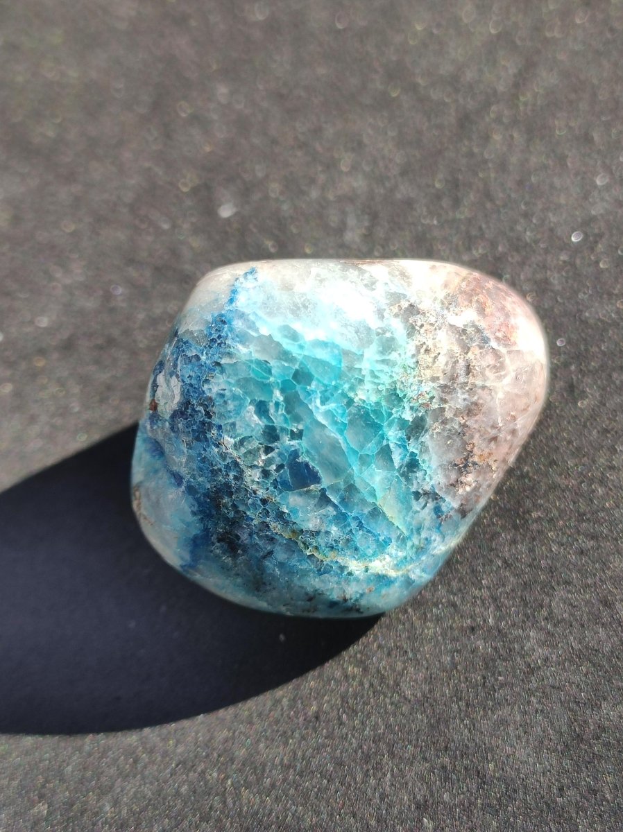 Quantum Quattro Chrysocoll Shattuckit Quarz Azurit blau Natur Heilstein Meditation Ritual Indianer Schamanen Edelstein Mineral Sammler - Art of Nature Berlin