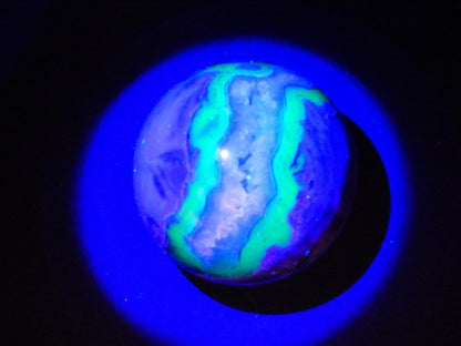 Quarz + Volcanic Achat UV AKTIV Edelstein Kugel Deko Sphere Massage Kristall Sammler Meditation Heilstein Frau Mann Geschenk Er Sie Energie - Art of Nature Berlin