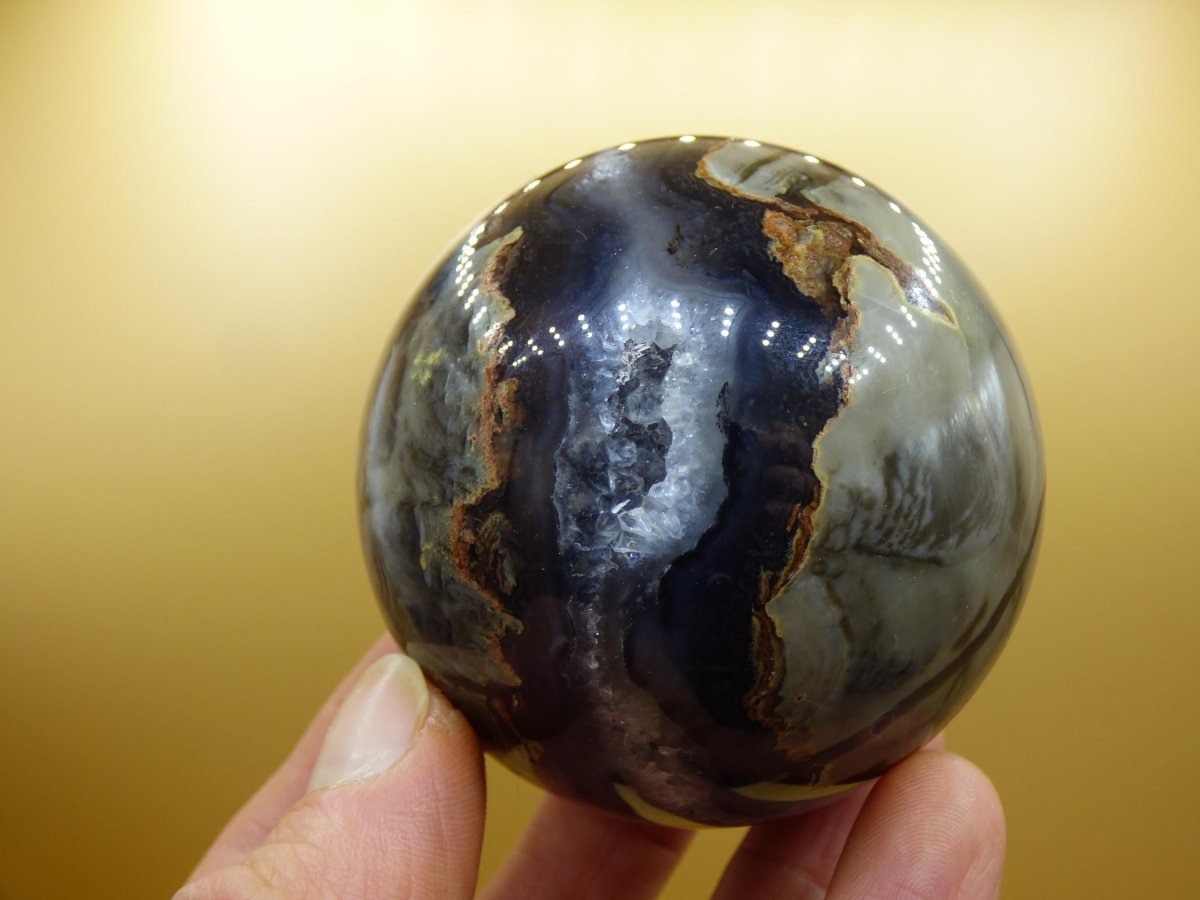 Quarz + Volcanic Achat UV AKTIV Edelstein Kugel Deko Sphere Massage Kristall Sammler Meditation Heilstein Frau Mann Geschenk Er Sie Energie - Art of Nature Berlin