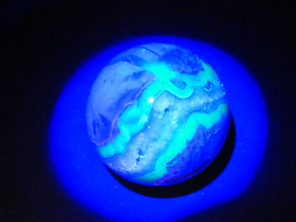 Quarz + Volcanic Achat UV AKTIV Edelstein Kugel Deko Sphere Massage Kristall Sammler Meditation Heilstein Frau Mann Geschenk Er Sie Energie - Art of Nature Berlin