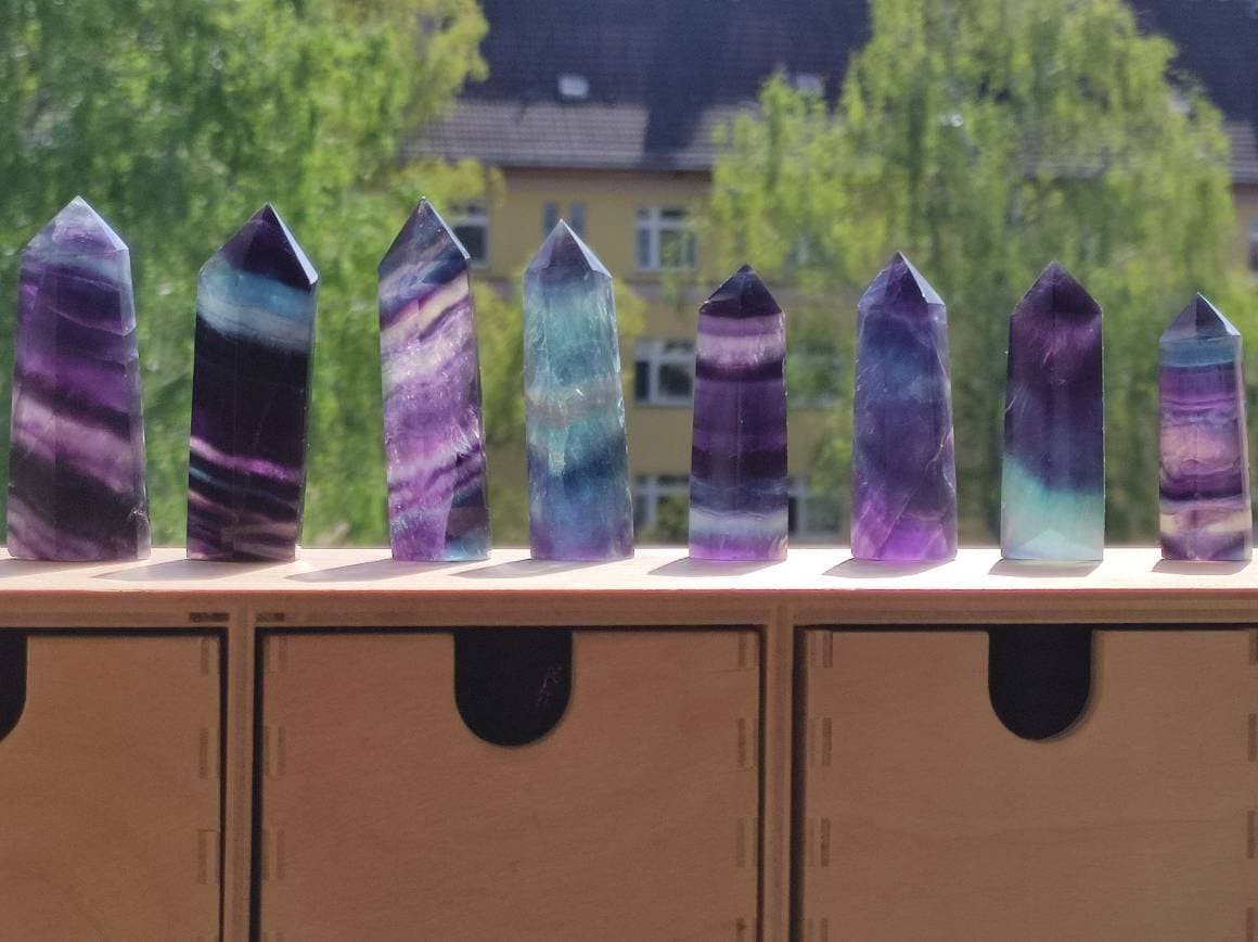 Rainbow Fluorit ~ Kristall Point ~ Magische Edelstein Deko ~Massagestab ~Crystal ~HIPPIE ~GOA ~Ethno ~Heilstein ~Naturschatz Regenbogen - Art of Nature Berlin