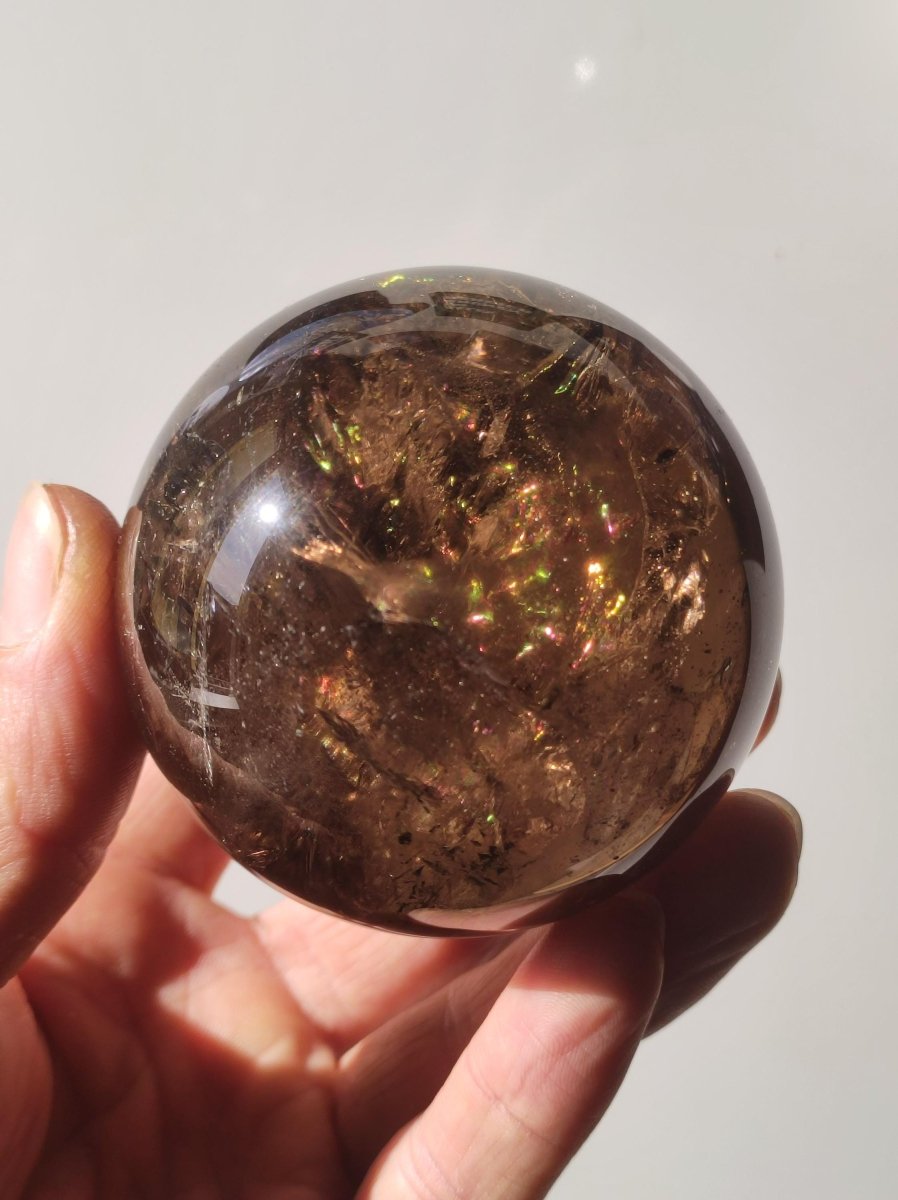 Rauchquarz Smokey Quarz Regenbogen ~ Magische Edelstein Kugel Massage & Deko Sphere Crystal Spielkugel Meditation ~HIPPIE ~Heilstein Rarität - Art of Nature Berlin