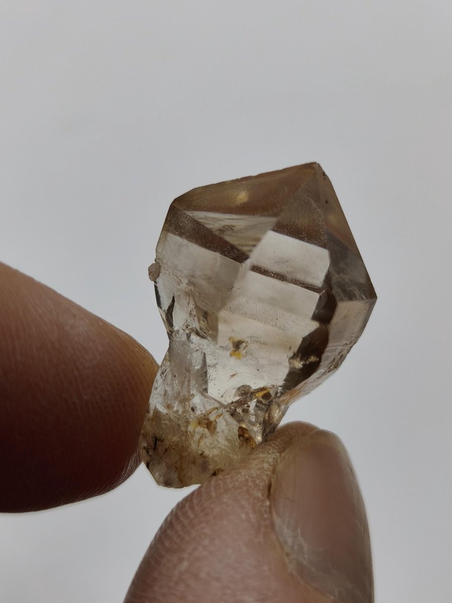 Rauchquarz Zepter Kristall – Natürlicher Scepter Quartz mit transparenter Spitze – 25 mm Kristall Stufe Sammler Unikat Geschenk Heilstein - Art of Nature Berlin