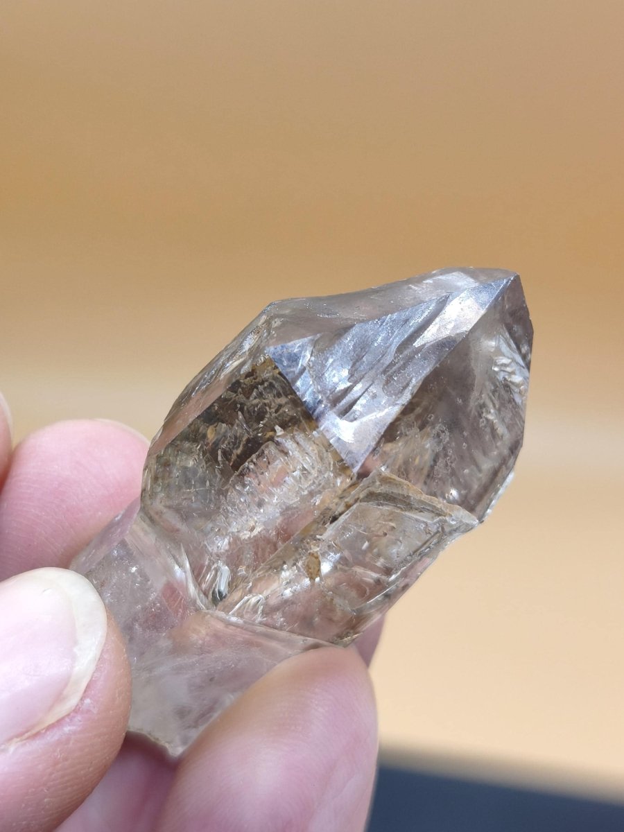 Rauchquarz-Zepterquarz aus Erongo Namibia – klare Wachstumsstrukturen Zepter Kristall Natürlicher Scepter Quartz Stufe Mineralien Sammler - Art of Nature Berlin