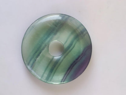 Regenbogen Fluorit 30mm Donut A Edelstein Kette Frau Mann Kind HIPPIE GOA Boho Ethno Natur Schutzsymbol Anhänger Heilstein Energie Geschenk - Art of Nature Berlin