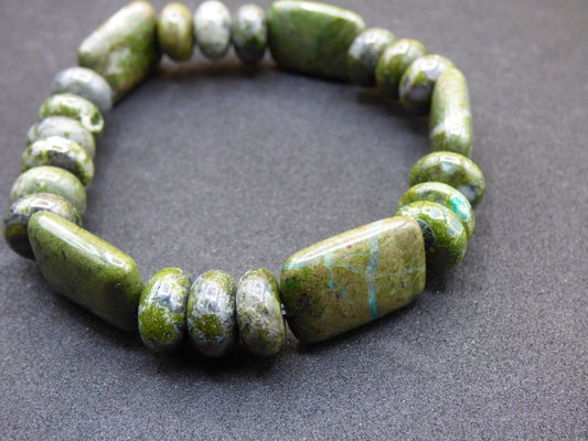 Regenwald Rhyolith - Edelstein Armband Perlen Heilstein Natur grün Energie Natur Echt Rarität Schmuck Frau Mann Er Sie Bruder Geschenk - Art of Nature Berlin