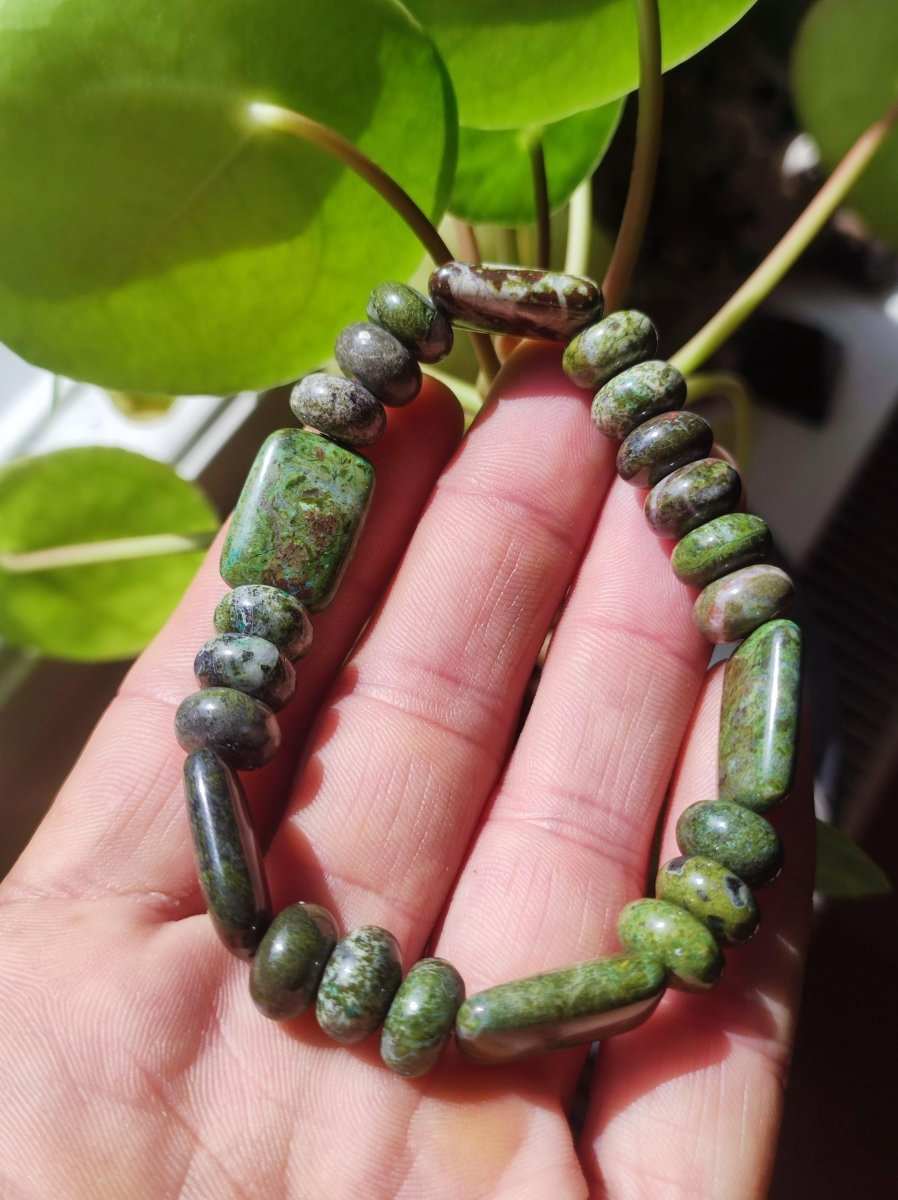 Regenwald Rhyolith - Edelstein Armband Perlen Heilstein Natur grün Energie Natur Echt Rarität Schmuck Frau Mann Er Sie Bruder Geschenk - Art of Nature Berlin