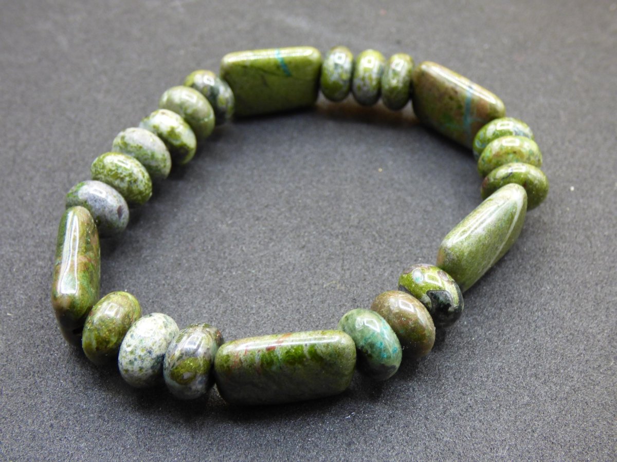 Regenwald Rhyolith - Edelstein Armband Perlen Heilstein Natur grün Energie Natur Echt Rarität Schmuck Frau Mann Er Sie Bruder Geschenk - Art of Nature Berlin