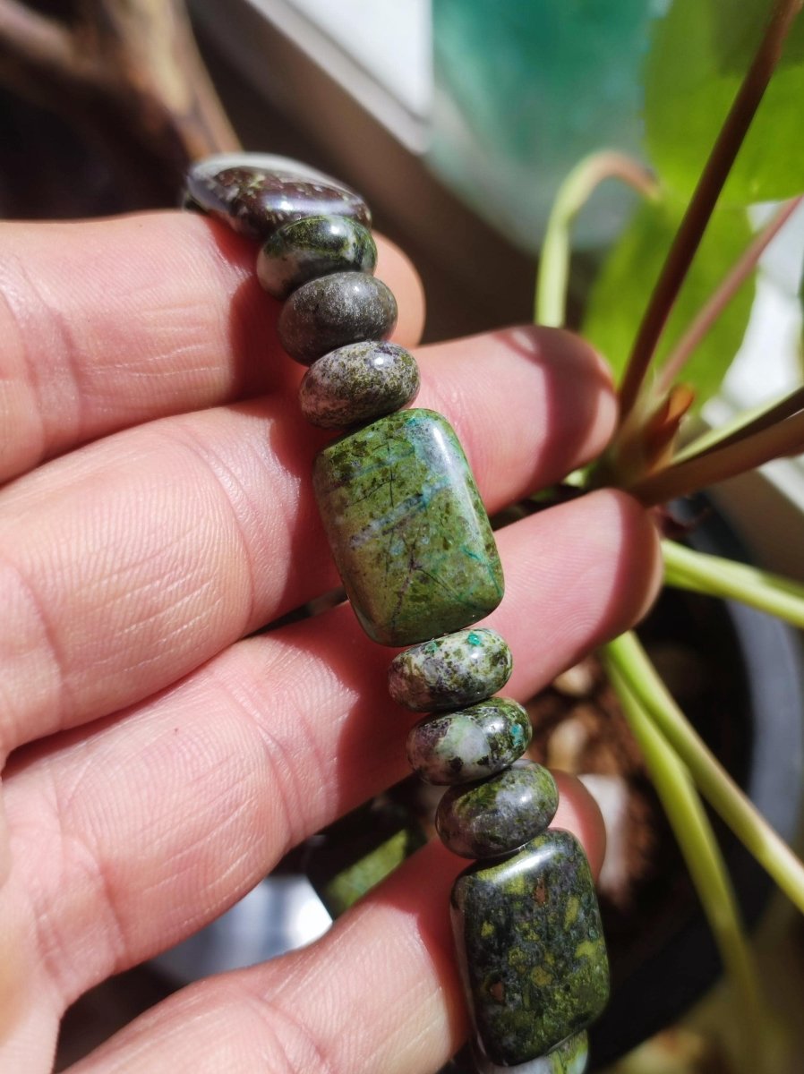 Regenwald Rhyolith - Edelstein Armband Perlen Heilstein Natur grün Energie Natur Echt Rarität Schmuck Frau Mann Er Sie Bruder Geschenk - Art of Nature Berlin