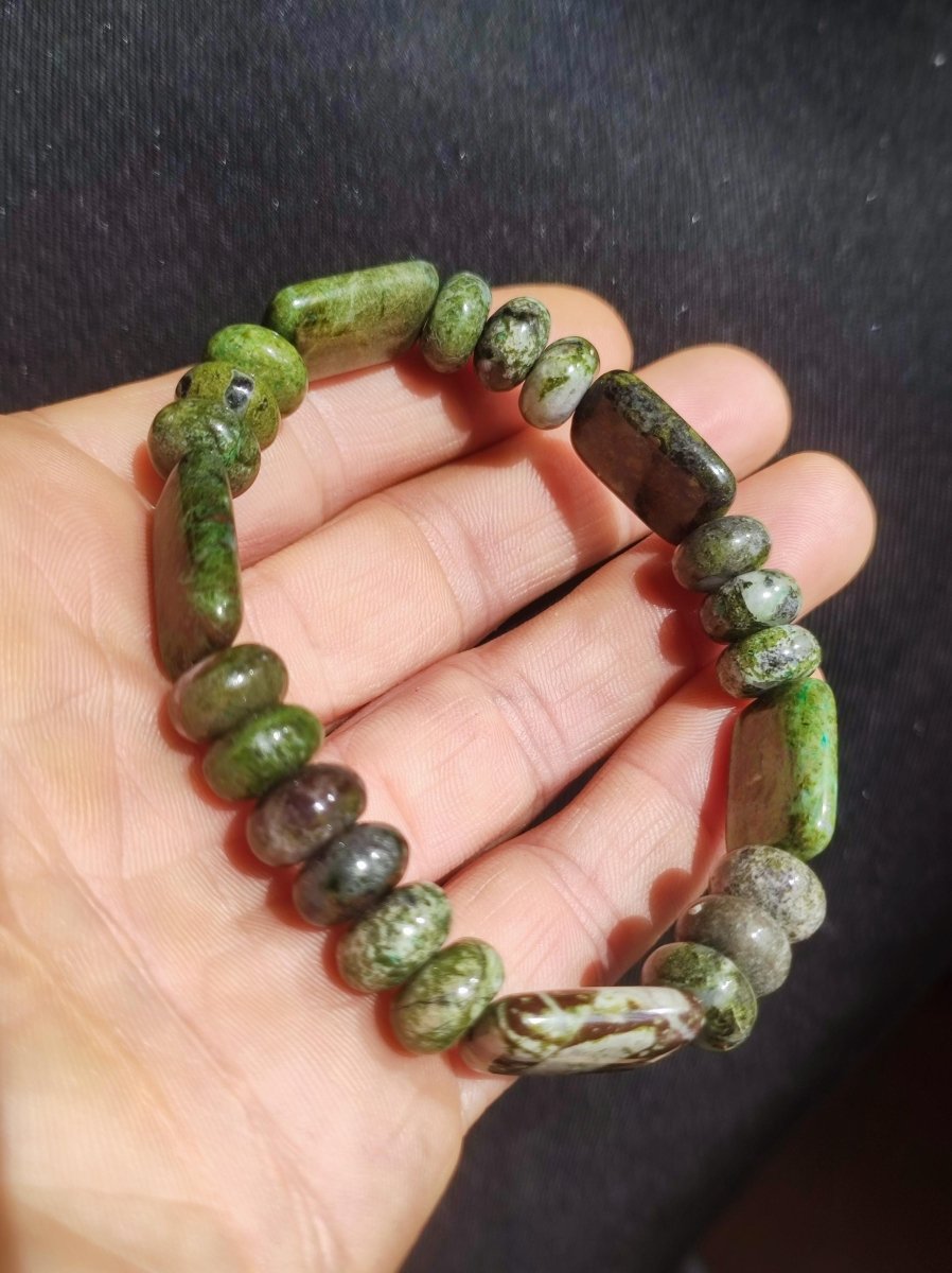 Regenwald Rhyolith - Edelstein Armband Perlen Heilstein Natur grün Energie Natur Echt Rarität Schmuck Frau Mann Er Sie Bruder Geschenk - Art of Nature Berlin