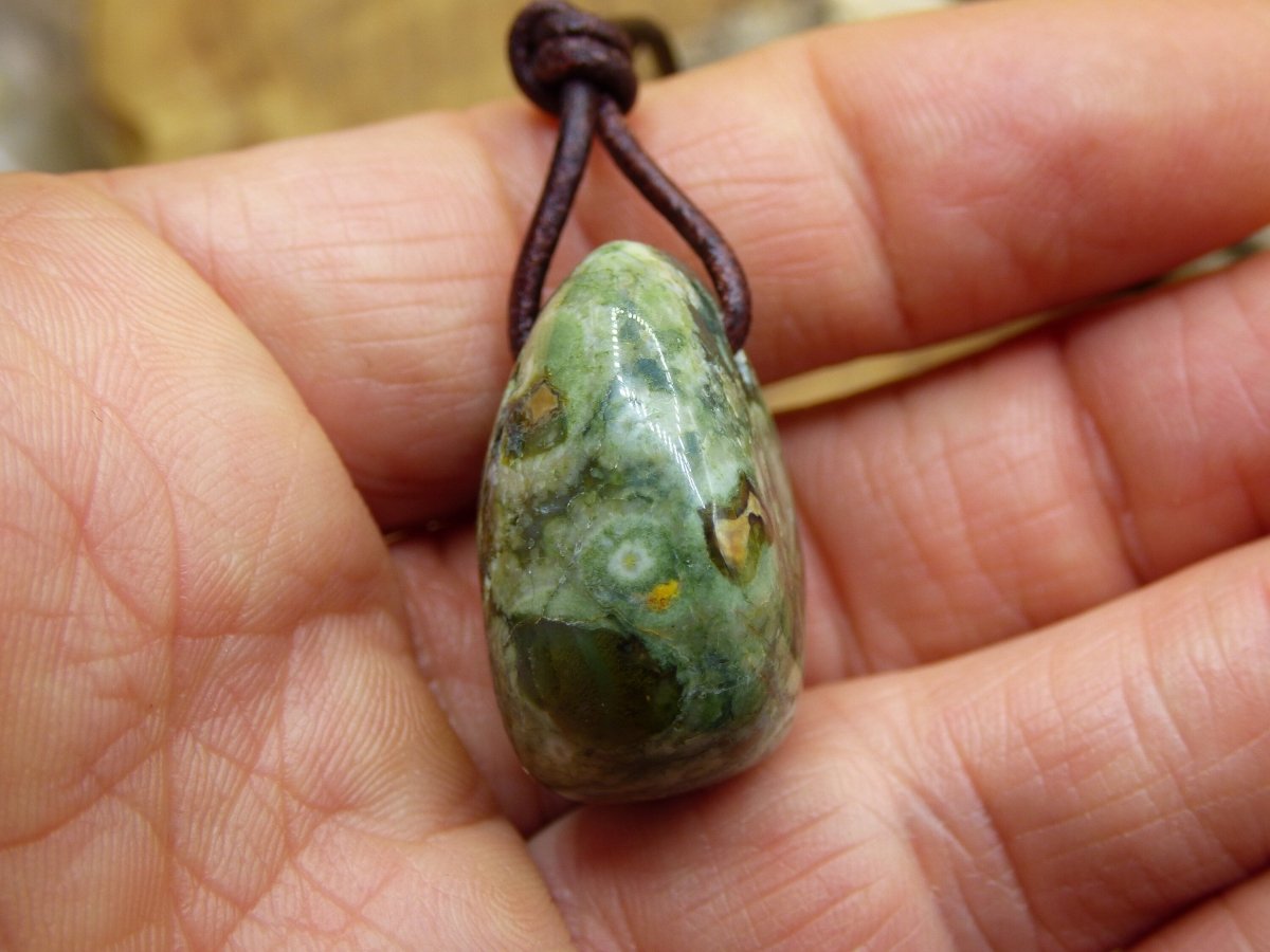 Regenwald Rhyolith ~ Edelstein Kette grün ~Rainforest ~HIPPIE ~GOA ~Boho ~Ethno ~Nature ~Heilstein - Art of Nature Berlin