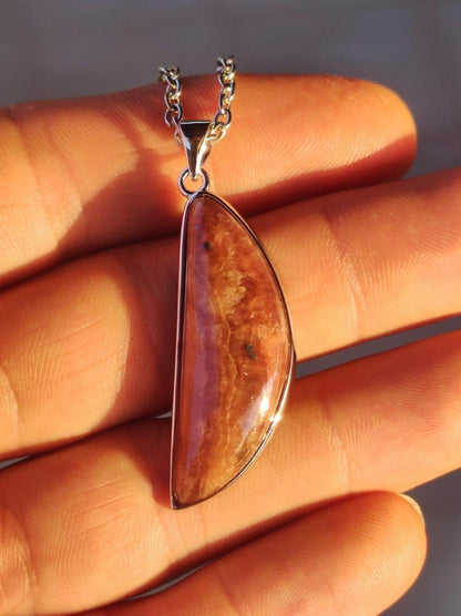 Rhodochrosit - 925 Silber Edelstein Kette rosa pink Halbmond Heilstein Er Sie Mann Frau Freund Geschenk Glück Anhänger Natur Unikat Schmuck - Art of Nature Berlin