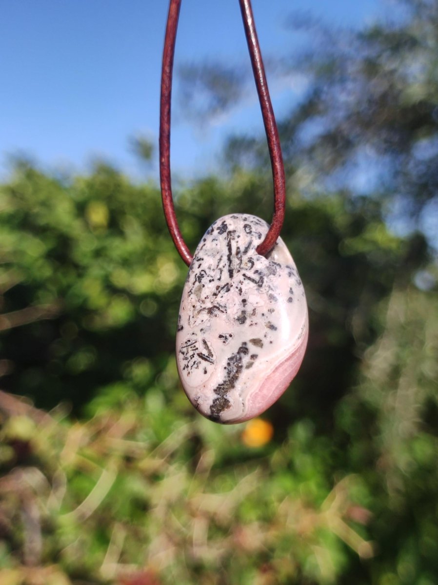 Rhodochrosit A - Edelstein Kette rosa pink Heilstein Er Sie Mann Frau Geschenk Glück Anhänger HIPPIE GOA Boho Tibet Ethno Natur Unikat - Art of Nature Berlin