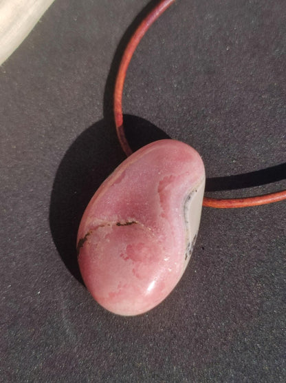 Rhodochrosit A - Edelstein Kette rosa pink Heilstein Er Sie Mann Frau Geschenk Glück Anhänger HIPPIE GOA Boho Tibet Ethno Natur Unikat - Art of Nature Berlin