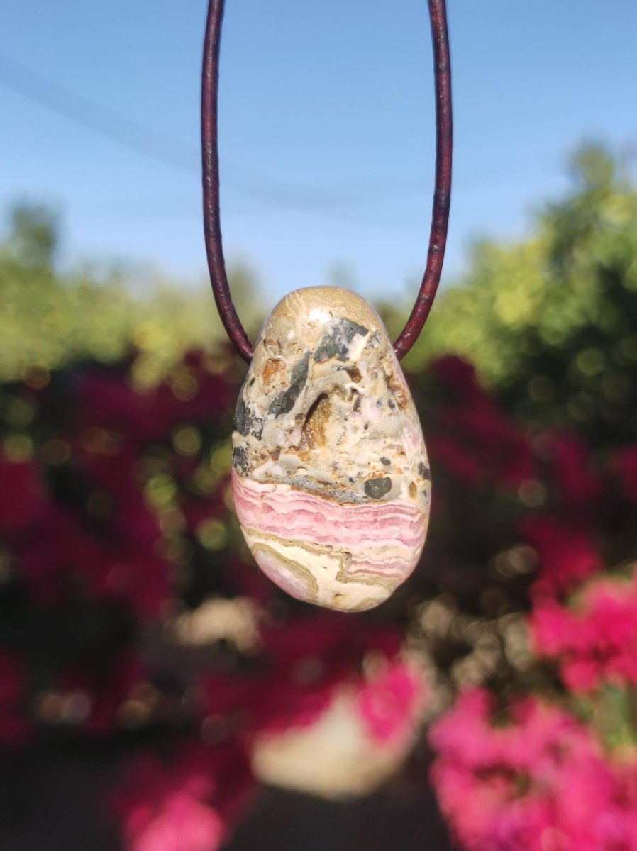 Rhodochrosit A - Edelstein Kette rosa pink Heilstein Er Sie Mann Frau Geschenk Glück Anhänger HIPPIE GOA Boho Tibet Ethno Natur Unikat - Art of Nature Berlin