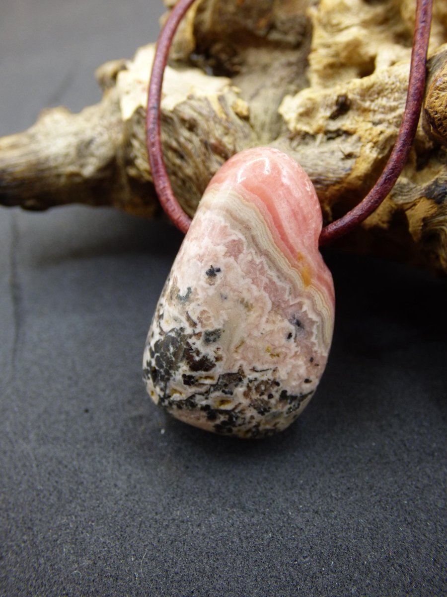 Rhodochrosit A - Edelstein Kette rosa pink Heilstein Er Sie Mann Frau Geschenk Glück Anhänger HIPPIE GOA Boho Tibet Ethno Natur Unikat - Art of Nature Berlin