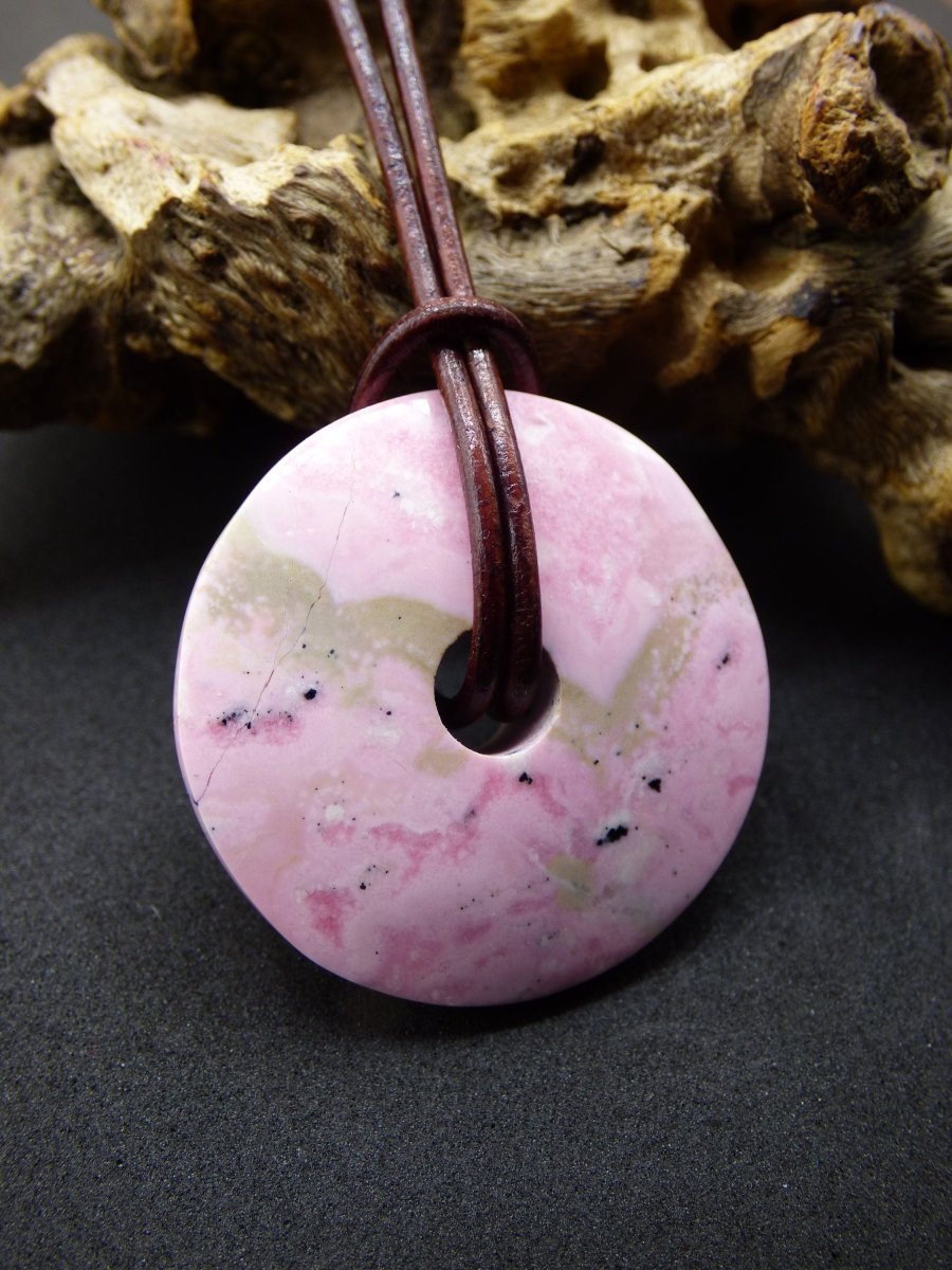 Rhodonit ~ 30mm Donut Edelstein Kette rosa Natur Rarität Schutzsymbol Heilstein Kristall HIPPIE Boho Tibet Ethno Mann Frau Geschenk Er Sie - Art of Nature Berlin