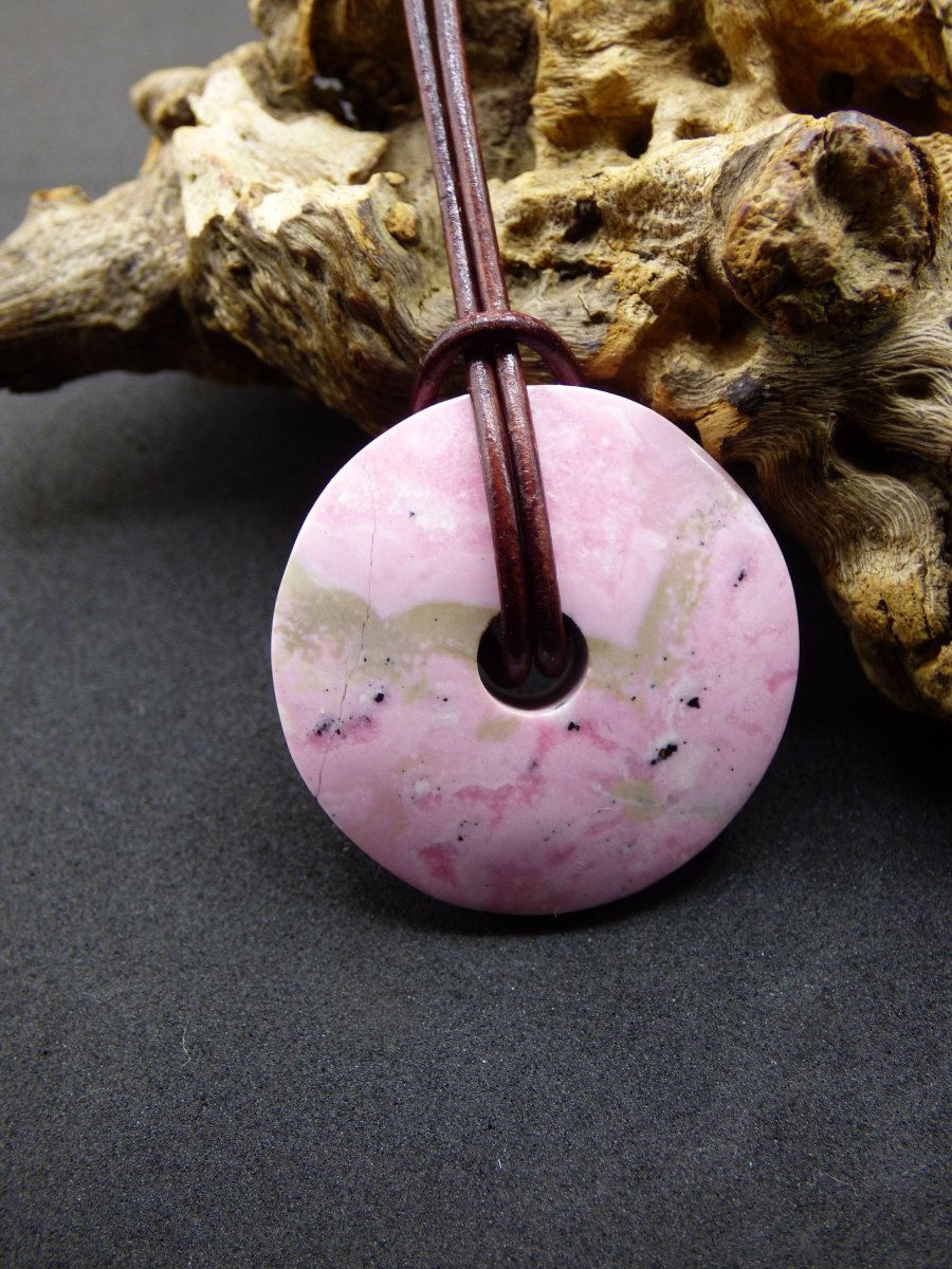 Rhodonit ~ 30mm Donut Edelstein Kette rosa Natur Rarität Schutzsymbol Heilstein Kristall HIPPIE Boho Tibet Ethno Mann Frau Geschenk Er Sie - Art of Nature Berlin