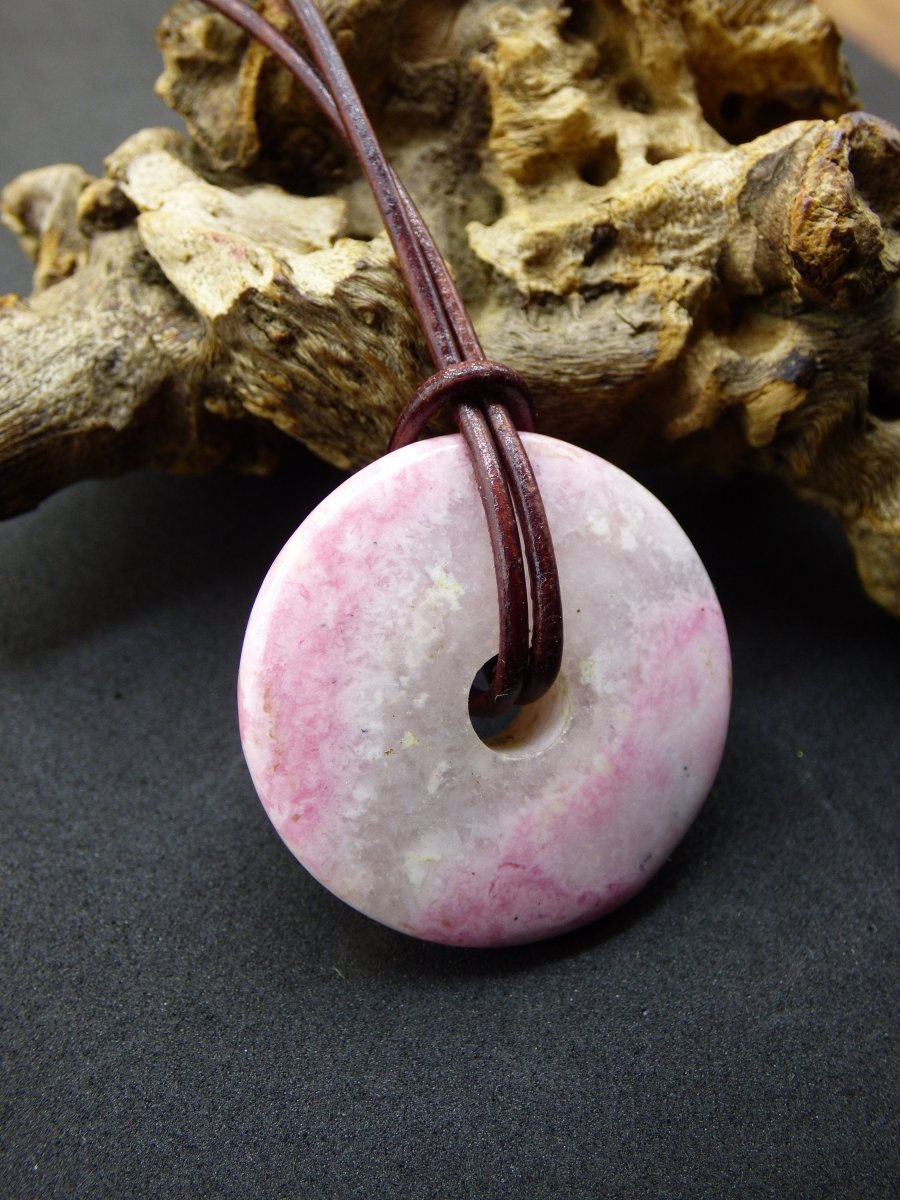 Rhodonit ~ 30mm Donut Edelstein Kette rosa Natur Rarität Schutzsymbol Heilstein Kristall HIPPIE Boho Tibet Ethno Mann Frau Geschenk Er Sie - Art of Nature Berlin