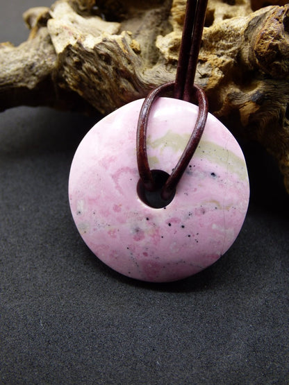 Rhodonit ~ 30mm Donut Edelstein Kette rosa Natur Rarität Schutzsymbol Heilstein Kristall HIPPIE Boho Tibet Ethno Mann Frau Geschenk Er Sie - Art of Nature Berlin