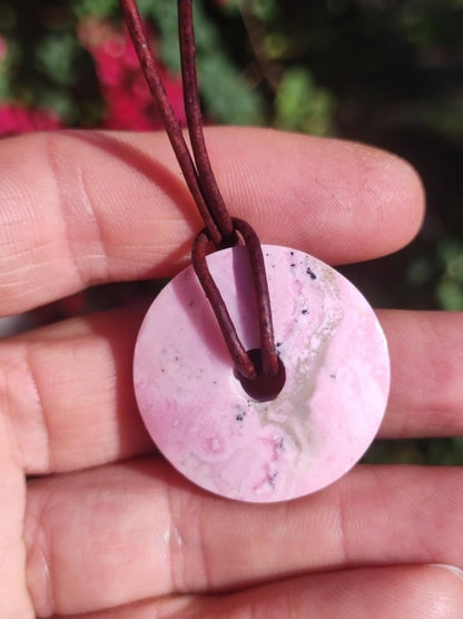 Rhodonit ~ 30mm Donut Edelstein Kette rosa Natur Rarität Schutzsymbol Heilstein Kristall HIPPIE Boho Tibet Ethno Mann Frau Geschenk Er Sie - Art of Nature Berlin