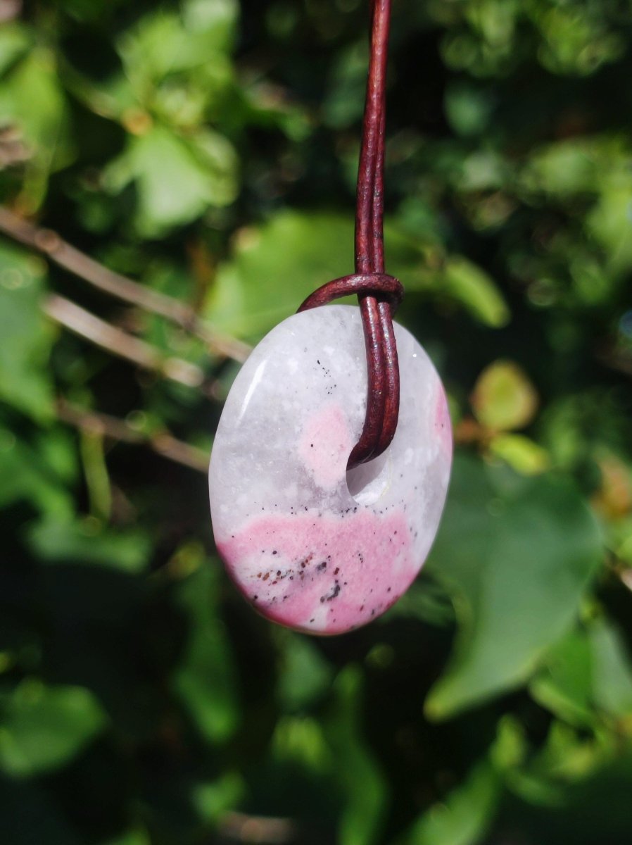 Rhodonit ~ 30mm Donut Edelstein Kette rosa Natur Rarität Schutzsymbol Heilstein Kristall HIPPIE Boho Tibet Ethno Mann Frau Geschenk Er Sie - Art of Nature Berlin