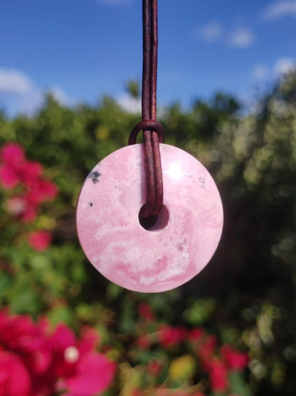 Rhodonit ~ 30mm Donut Edelstein Kette rosa Natur Rarität Schutzsymbol Heilstein Kristall HIPPIE Boho Tibet Ethno Mann Frau Geschenk Er Sie - Art of Nature Berlin
