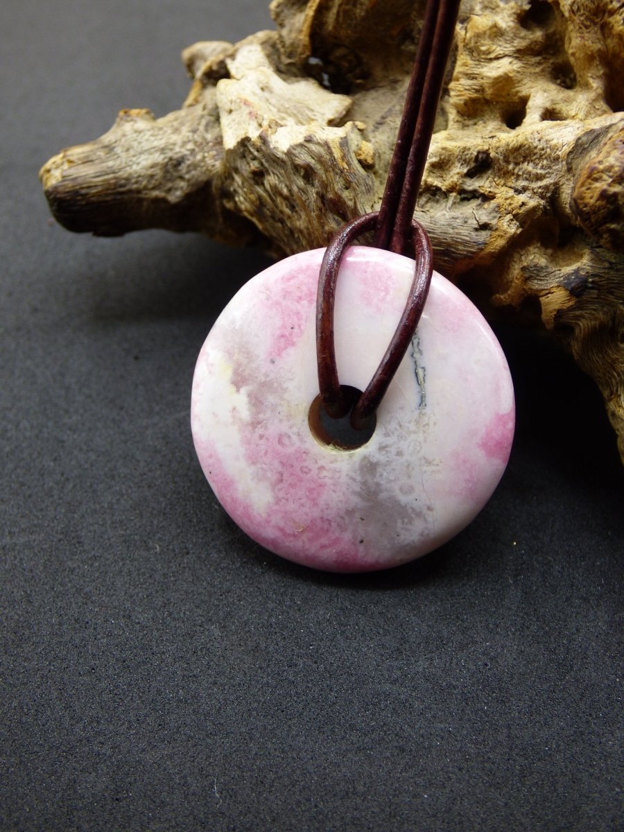 Rhodonit ~ 30mm Donut Edelstein Kette rosa Natur Rarität Schutzsymbol Heilstein Kristall HIPPIE Boho Tibet Ethno Mann Frau Geschenk Er Sie - Art of Nature Berlin