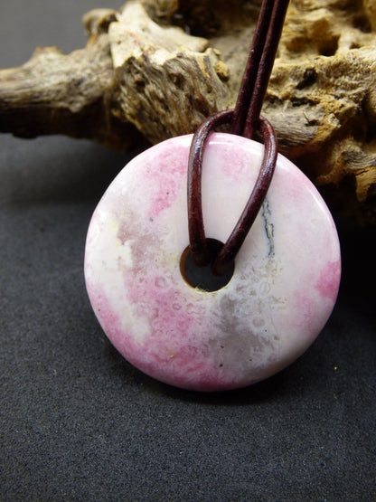 Rhodonit ~ 30mm Donut Edelstein Kette rosa Natur Rarität Schutzsymbol Heilstein Kristall HIPPIE Boho Tibet Ethno Mann Frau Geschenk Er Sie - Art of Nature Berlin