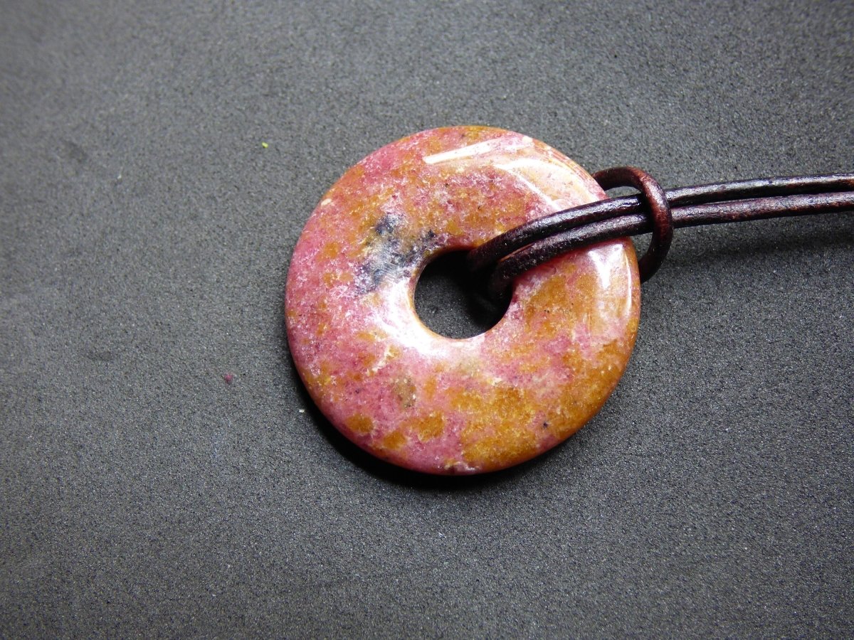 Rhodonit ~ Edelstein Kette ~HIPPIE ~GOA ~Boho ~Tibet ~Ethno ~Nature ~Donut ~Schutzsymbol ~Heilstein - Art of Nature Berlin