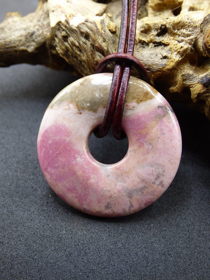 Rhodonit ~ Edelstein Kette ~HIPPIE ~GOA ~Boho ~Tibet ~Ethno ~Nature ~Donut ~Schutzsymbol ~Heilstein - Art of Nature Berlin