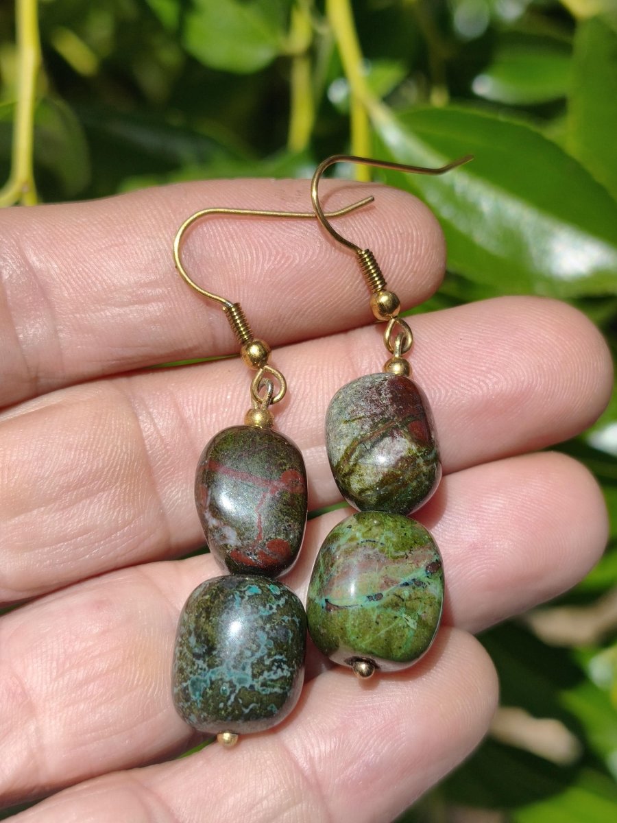 Rhyolith ~ Edelstein Ohrringe Geschenk Frau Schmuck Sie Freundin grün GOA Hippie Boho Natur Heilstein Natur Ohrhänger Edelstahl - Art of Nature Berlin