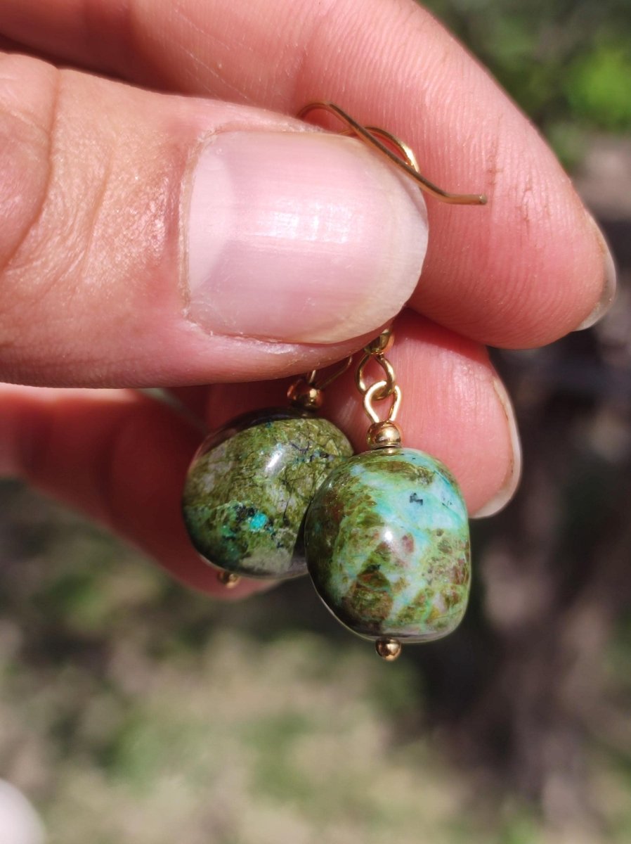 Rhyolith ~ Edelstein Ohrringe Geschenk Frau Schmuck Sie Freundin grün GOA Hippie Boho Natur Heilstein Natur Ohrhänger Edelstahl - Art of Nature Berlin