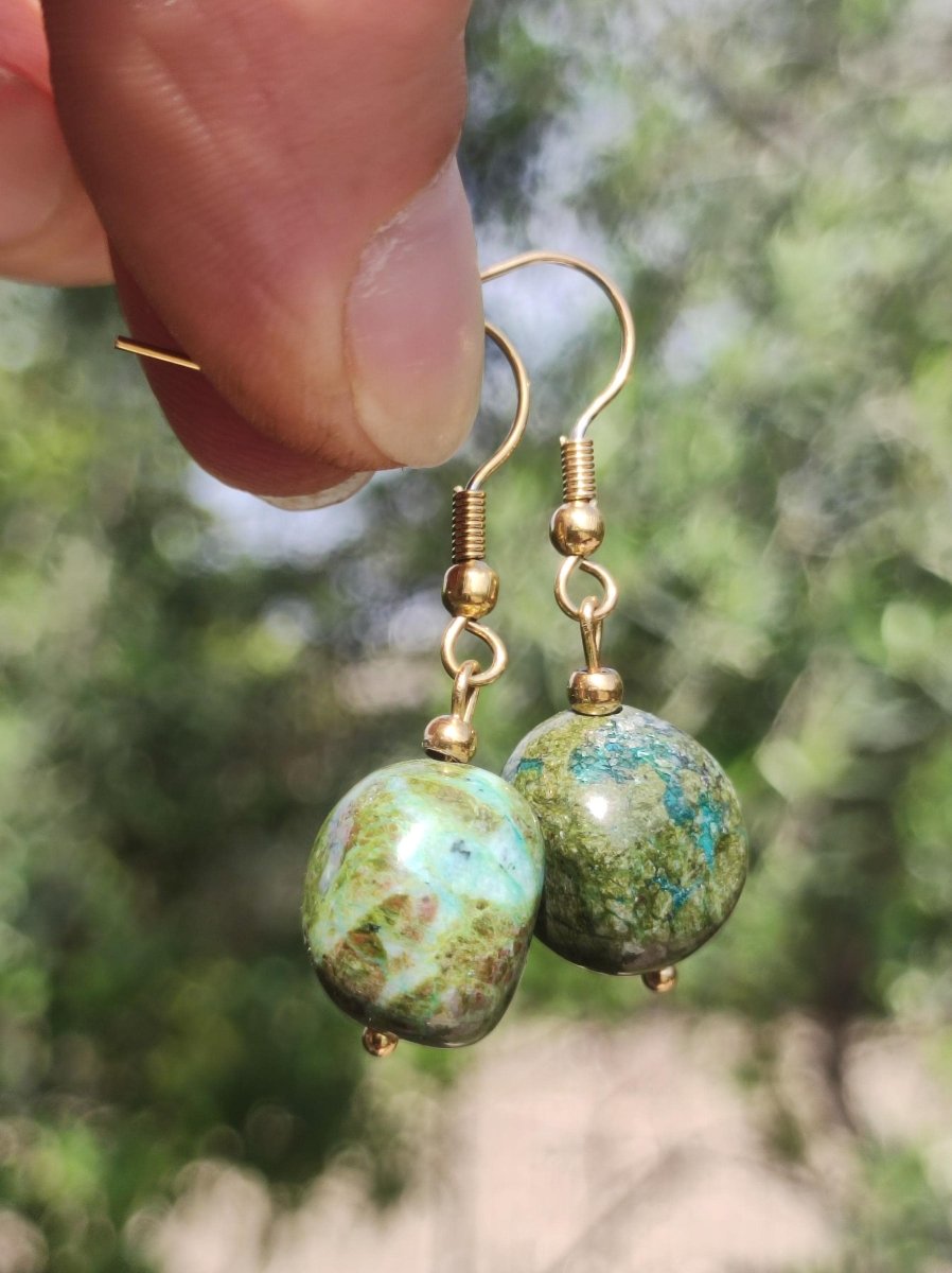 Rhyolith ~ Edelstein Ohrringe Geschenk Frau Schmuck Sie Freundin grün GOA Hippie Boho Natur Heilstein Natur Ohrhänger Edelstahl - Art of Nature Berlin