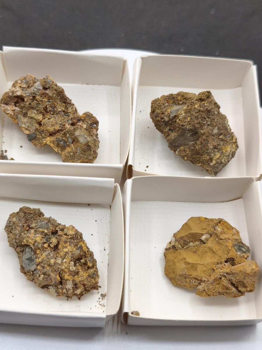 Richellit, Belgien Mineralstufen – 4 Naturunikate zur Auswahl – 32–40 mm Kristall Sammler Stufe Heilstein Edelstein Mineral Selten Unikat - Art of Nature Berlin