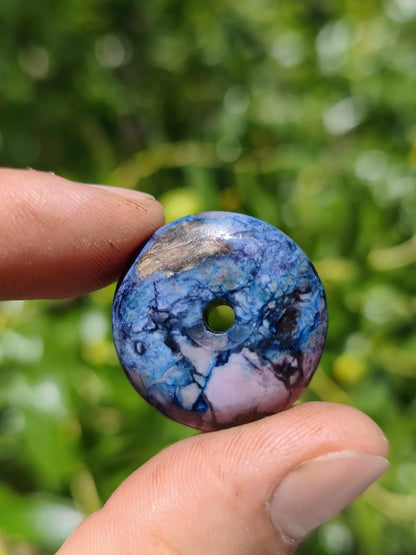 Richterit Sugilith Bustamit Schutz Donut Pi Edelstein Kette HIPPIE GOA Boho Nature Heilstein Rarität Selten Flash Wow Sammler Sugilite lila - Art of Nature Berlin