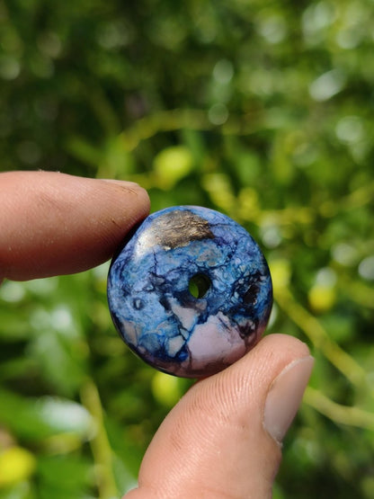 Richterit Sugilith Bustamit Schutz Donut Pi Edelstein Kette HIPPIE GOA Boho Nature Heilstein Rarität Selten Flash Wow Sammler Sugilite lila - Art of Nature Berlin