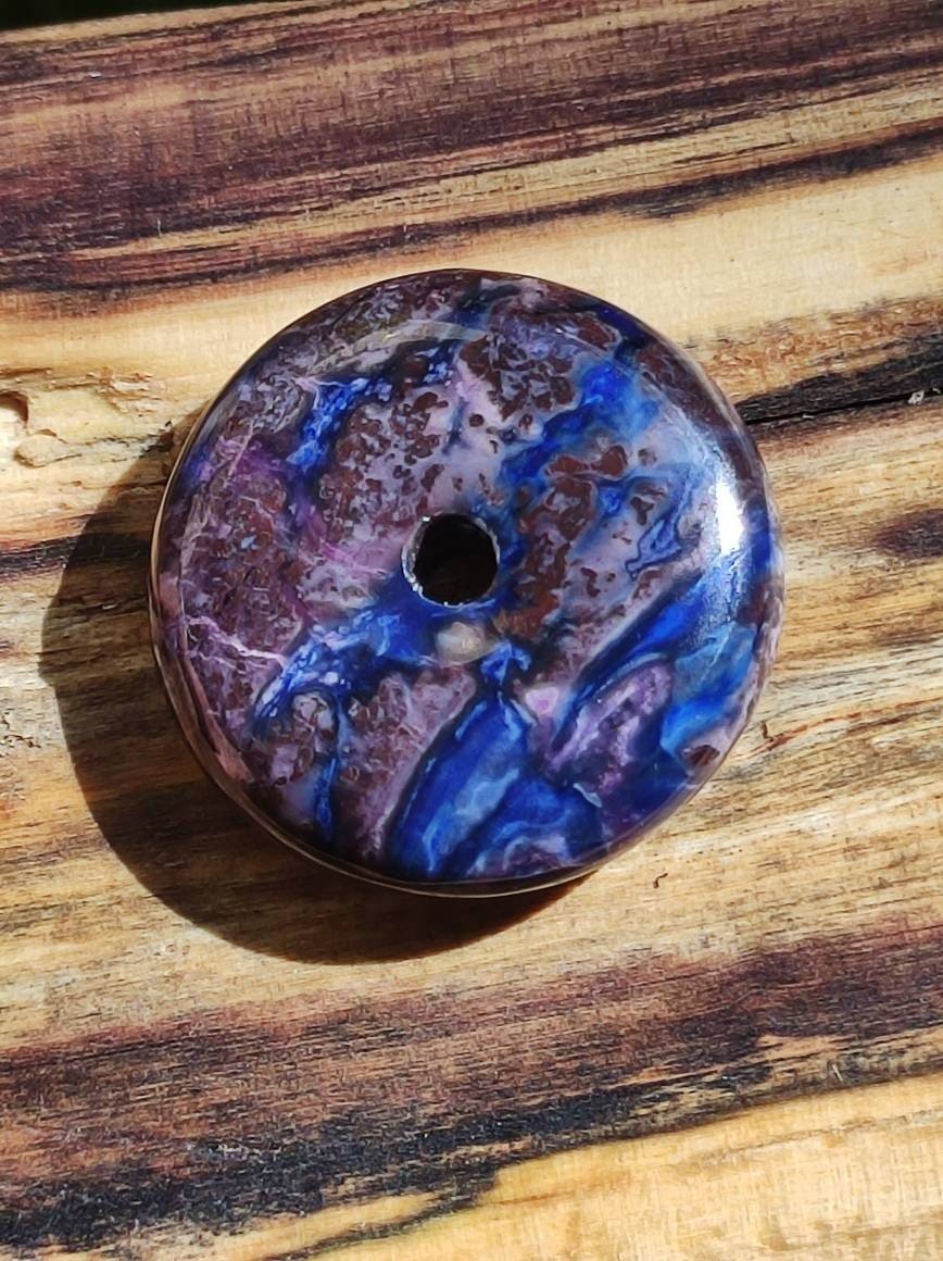 Richterit & Sugilith Schutz Donut Edelstein Kette Mineral Sammler Natur Heilstein Rarität Selten Sugilite Energie AAA Investition Wertanlage - Art of Nature Berlin