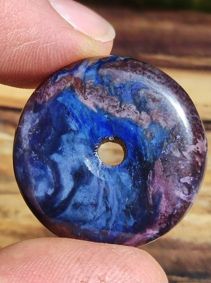 Richterit & Sugilith Schutz Donut Edelstein Kette Mineral Sammler Natur Heilstein Rarität Selten Sugilite Energie AAA Investition Wertanlage - Art of Nature Berlin