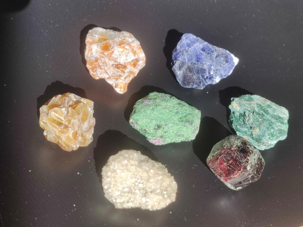 Rohstein Mix SET Wassersteine bunt Roh Selten Edelsteine Wasserstein Edelsteinwasser Heilstein Geschenk Heilsteine Energie Chakra Qualität - Art of Nature Berlin