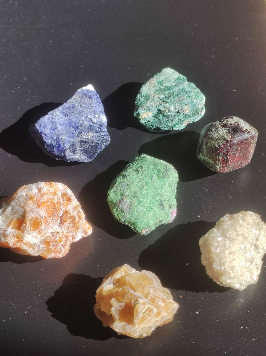 Rohstein Mix SET Wassersteine bunt Roh Selten Edelsteine Wasserstein Edelsteinwasser Heilstein Geschenk Heilsteine Energie Chakra Qualität - Art of Nature Berlin