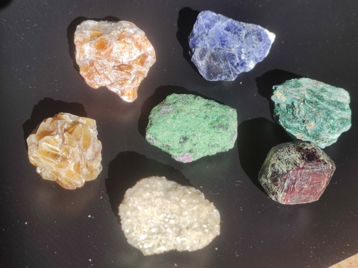 Rohstein Mix SET Wassersteine bunt Roh Selten Edelsteine Wasserstein Edelsteinwasser Heilstein Geschenk Heilsteine Energie Chakra Qualität - Art of Nature Berlin