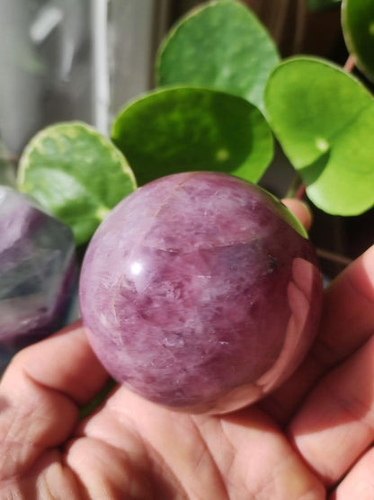Rosa Pink Amethyst - Edelstein Kugel Deko Sphere Massage Kristall Meditation Heilstein Frau Mann Geschenk Er Sie Haus Energie Wohn - Art of Nature Berlin