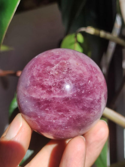 Rosa Pink Amethyst - Edelstein Kugel Deko Sphere Massage Kristall Meditation Heilstein Frau Mann Geschenk Er Sie Haus Energie Wohn - Art of Nature Berlin