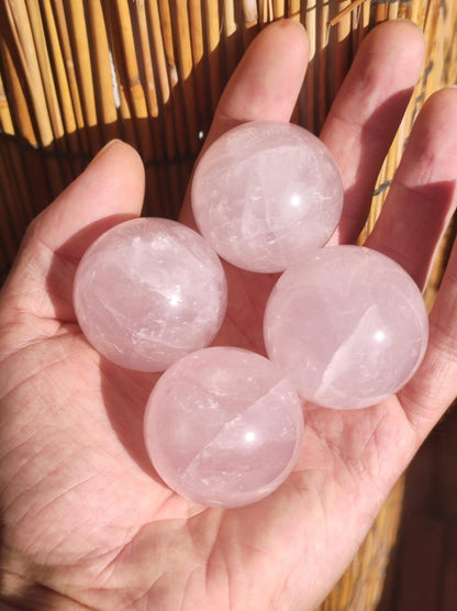 Rosenquarz ~ Magische Edelstein Kugel Massage & Deko Sphere Crystal Spielkugel Meditation ~HIPPIE ~GOA~Boho~Ethno~Heilstein - Art of Nature Berlin