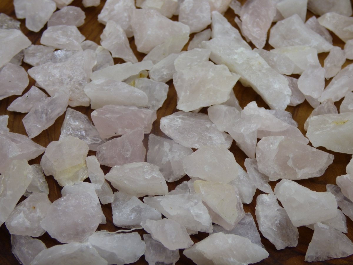 Rosenquarz Roh Splitter zum Auf+Entladen von Edelsteinen & Wasserstein für Trinkwasser ~ Edelsteinwasser ~Chakra ~Heilstein ~Energiewasser - Art of Nature Berlin