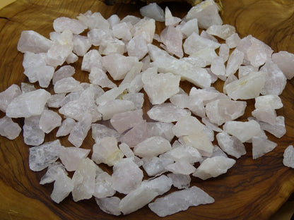 Rosenquarz Roh Splitter zum Auf+Entladen von Edelsteinen & Wasserstein für Trinkwasser ~ Edelsteinwasser ~Chakra ~Heilstein ~Energiewasser - Art of Nature Berlin