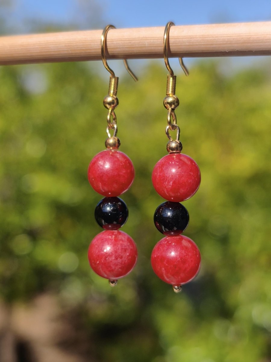Roter Rhodonit + Schwarzer Turmalin - Ohrringe Edelstein Perlen Frau Mutter Tochter Sie Freundin Geschenk Natur Heilstein Ohrhänger Rarität - Art of Nature Berlin