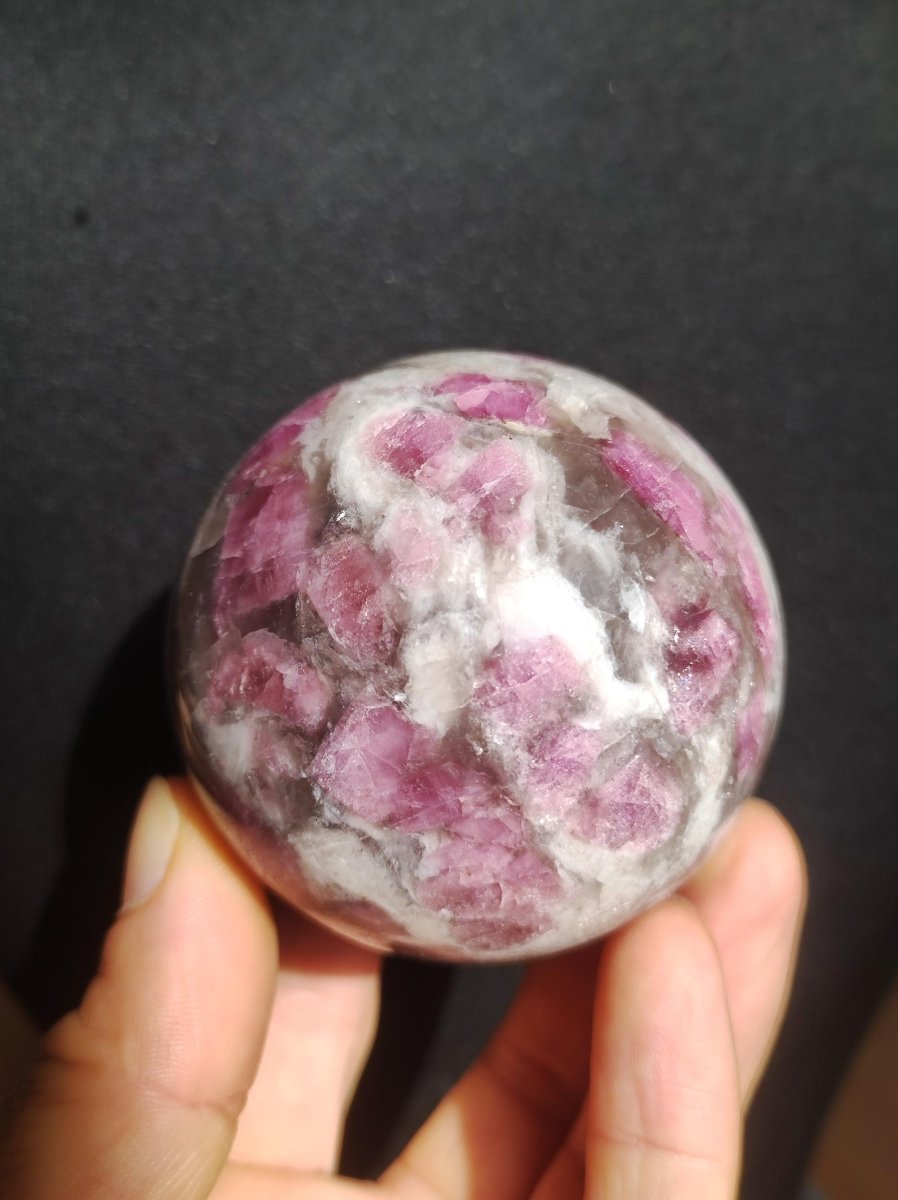 Rubellit / Pink Turmalin A - Edelstein Kugel Deko Sphere Massage Kristall Meditation Heilstein Frau Mann Geschenk Er Sie Haus Energie - Art of Nature Berlin